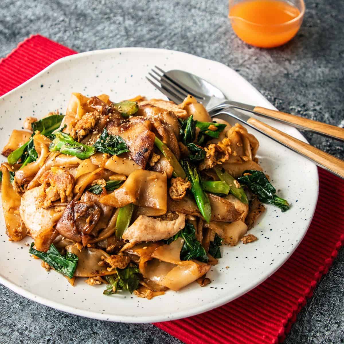 a plate of pad see ew