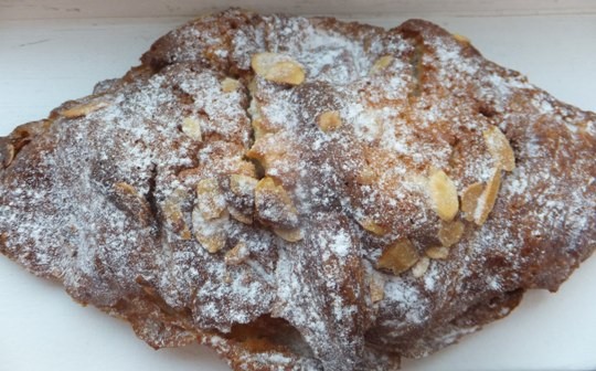 Image result for la maison du macaron croissant